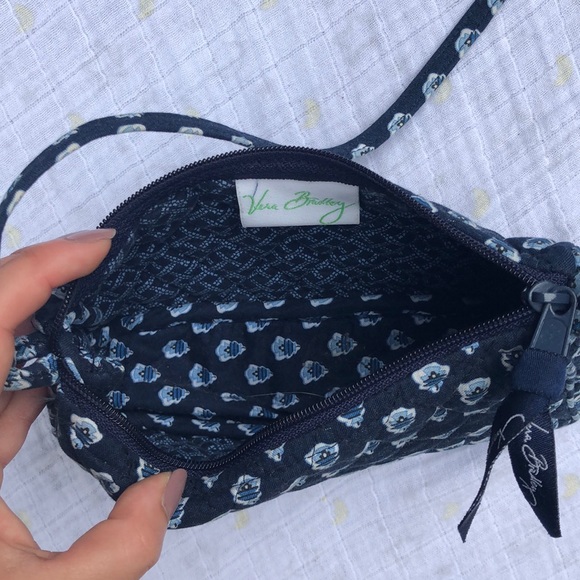 Vera Bradley cross body - Picture 4 of 4
